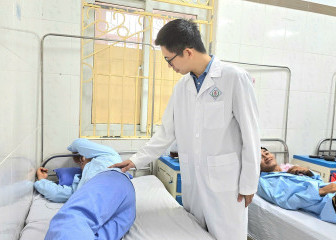 Bệnh viện A: Phẫu thuật cho bệnh nhân bị vật nhọn đâm xuyên cơ thể nguy hiểm