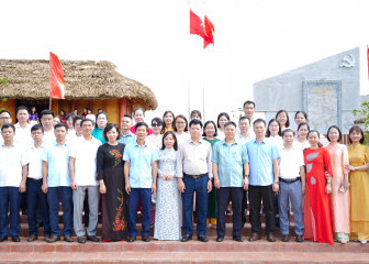 Đảng bộ Bệnh viện A tổ chức sinh hoạt chính trị, tư tưởng tại Khu Di tích lịch sử nơi thành lập cơ sở Đảng Cộng sản đầu tiên của tỉnh Thái Nguyên