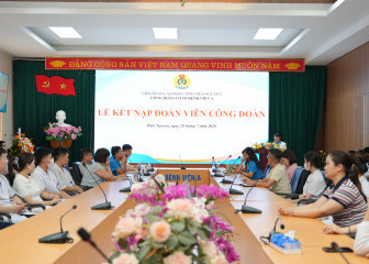Bệnh viện A Thái Nguyên tổ chức Lễ kết nạp đoàn viên Công đoàn đợt 1 năm 2026