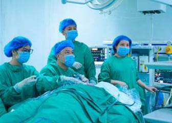 Phẫu thuật tiệt căn xương chũm và giảm áp dãy thần kinh cho bệnh nhân bị liệt mặt sau tai nạn tại Bệnh viện A Thái nguyên