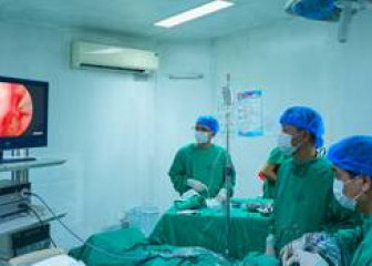Bệnh viện A phẫu thuật thành công dị tật hiếm gặp “Tịt cửa mũi sau một bên” ở bệnh nhi 13 tuổi